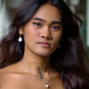  Serena Magiliw