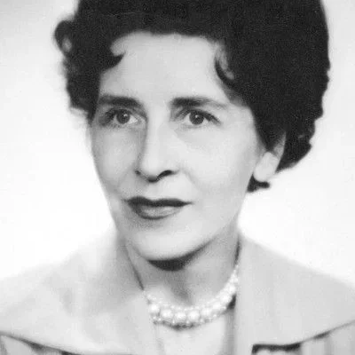  Ella Hval