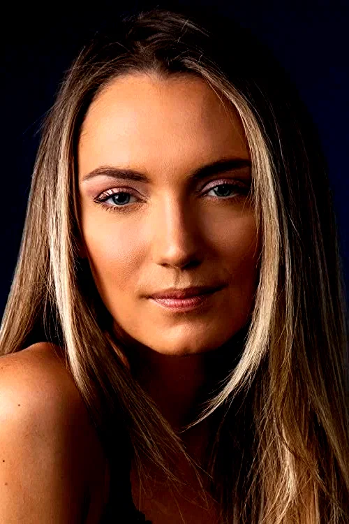  Hannah Levien
