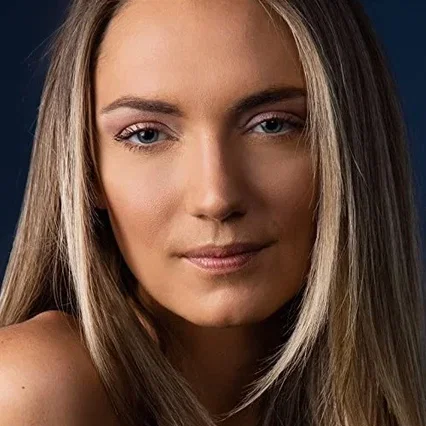  Hannah Levien
