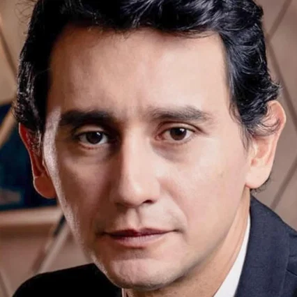  Carlos-Manuel Vesga