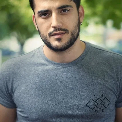  Phoenix Raei