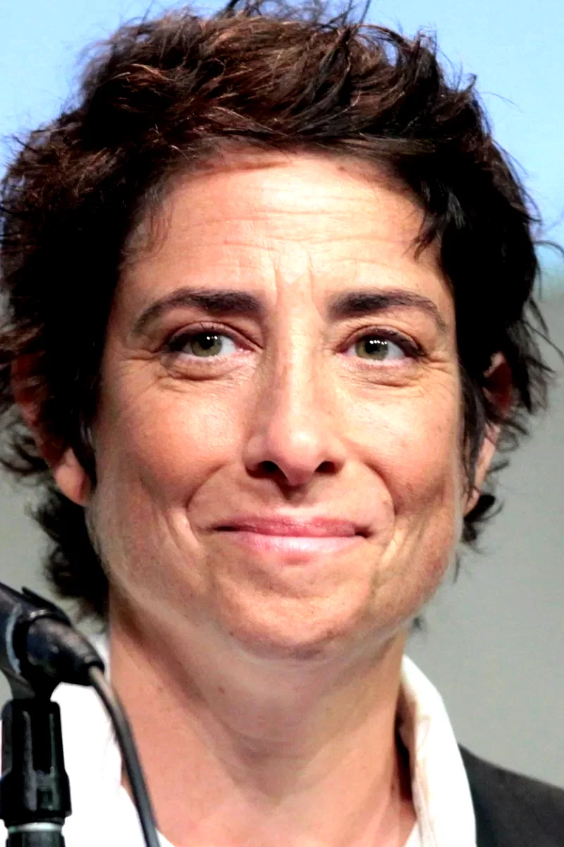  Carolyn Strauss