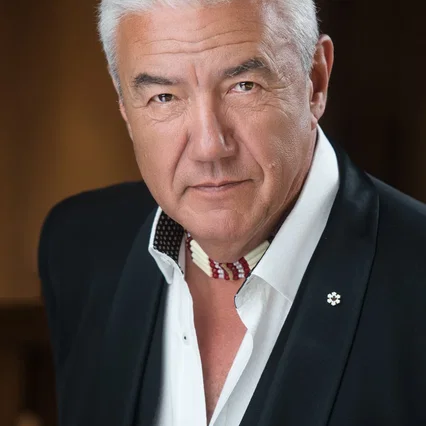  Tom Jackson
