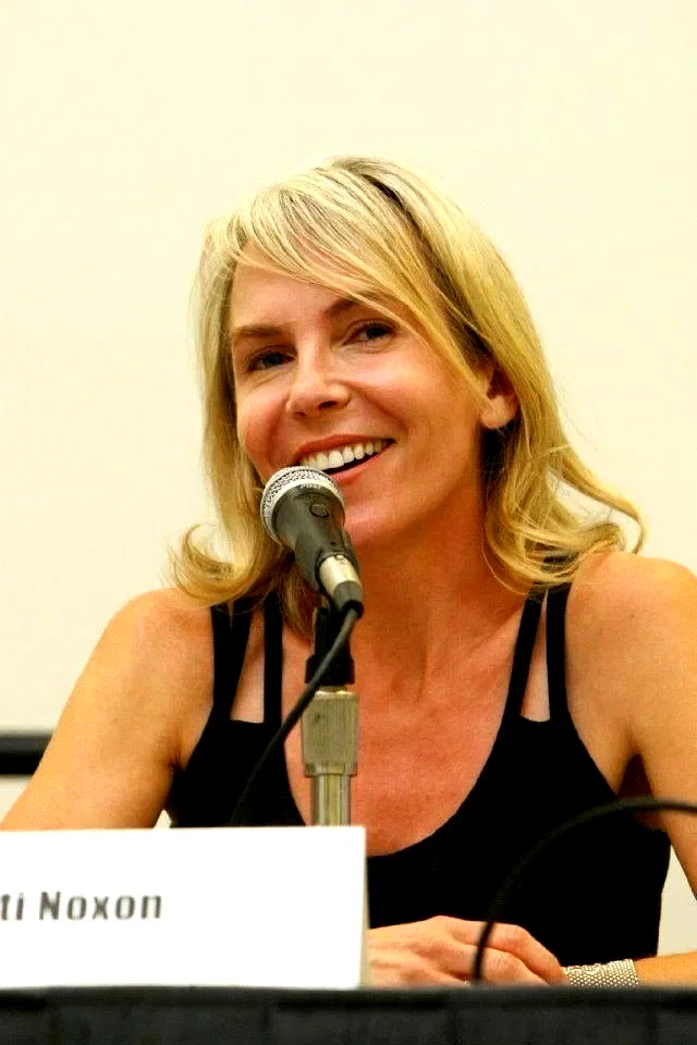  Marti Noxon