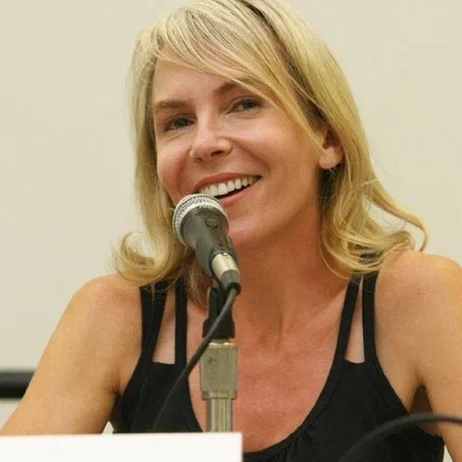  Marti Noxon