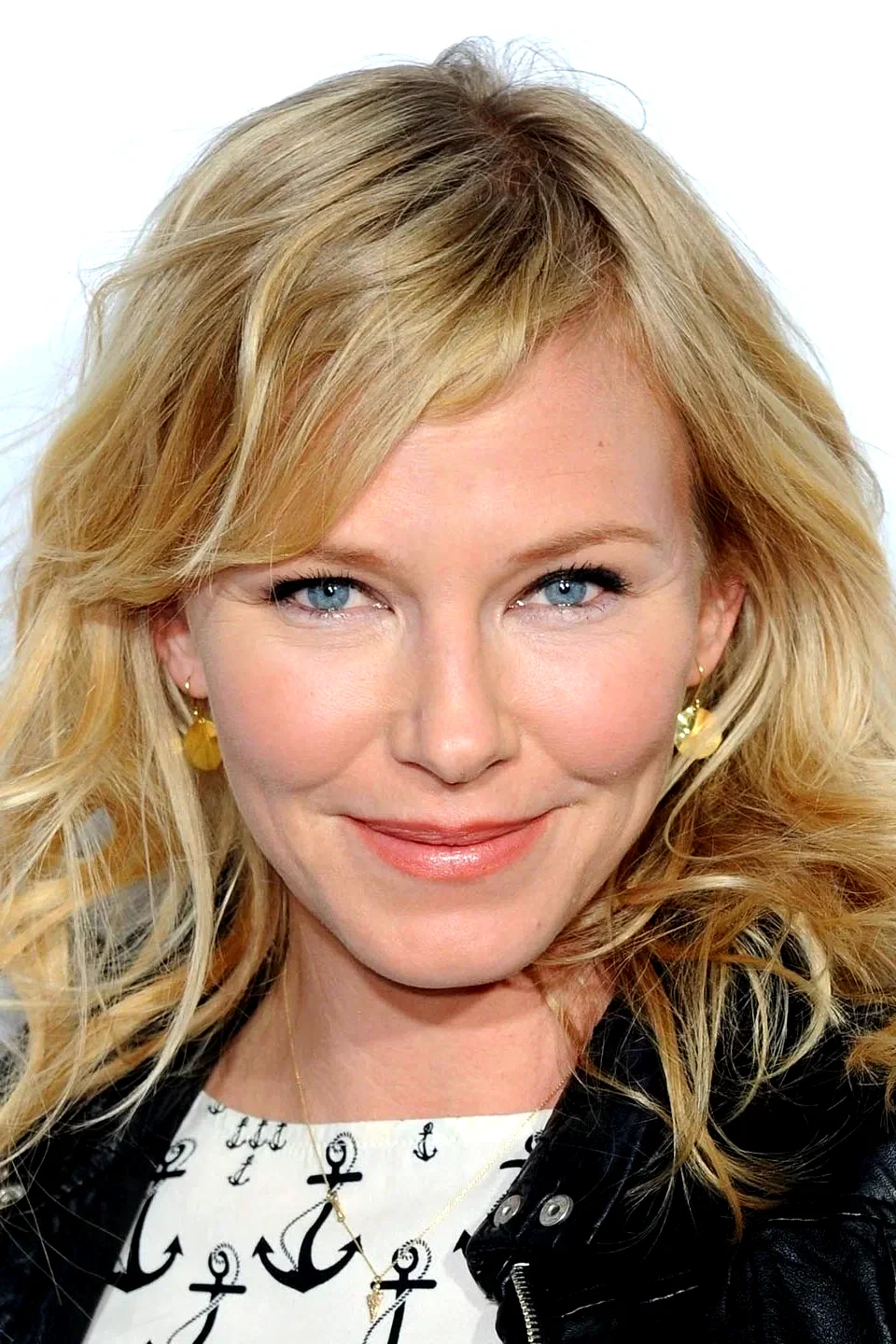  Kelli Giddish
