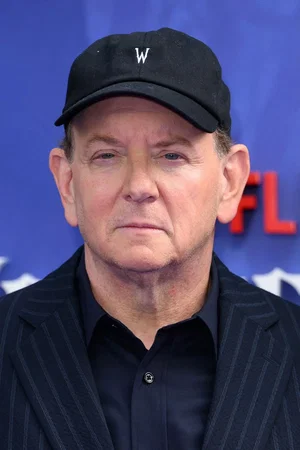  Alfred Gough