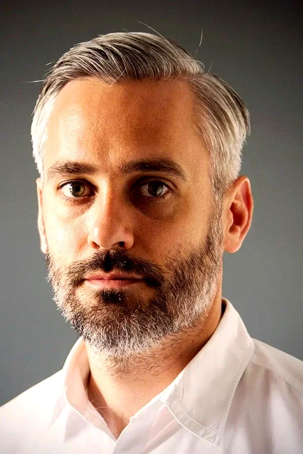  Iain Canning