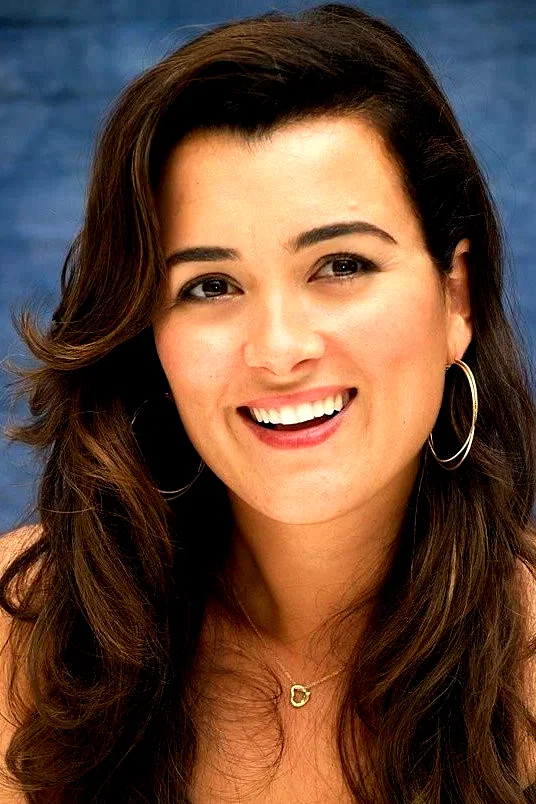  Cote De Pablo