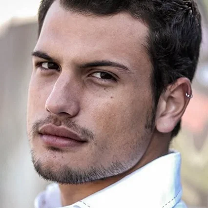  Roberto Urbina