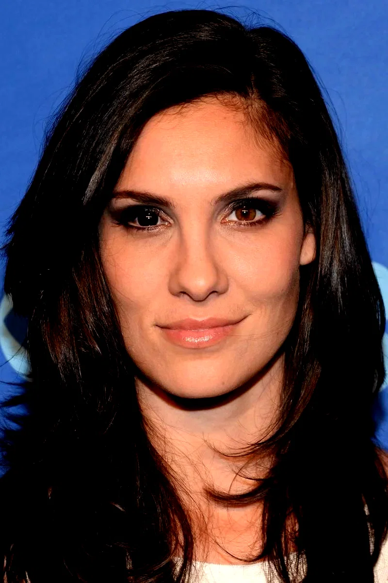  Daniela Ruah