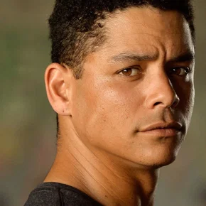 Photo star :  Charlie Barnett