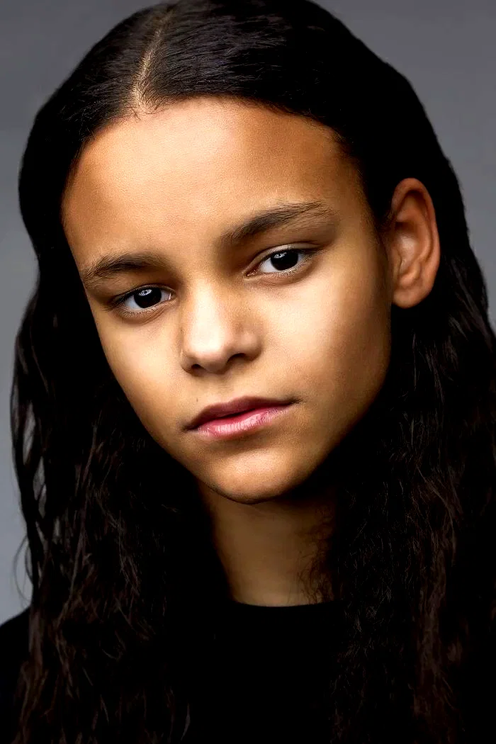  Chloe Lea