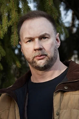  Thomas Tull