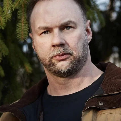  Thomas Tull