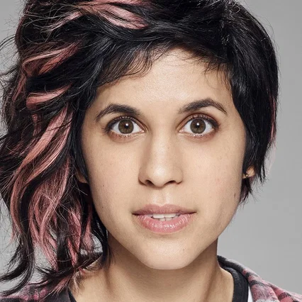  Ashly Burch