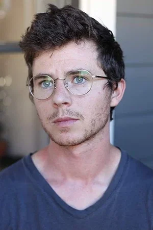 Charlie McDermott photo