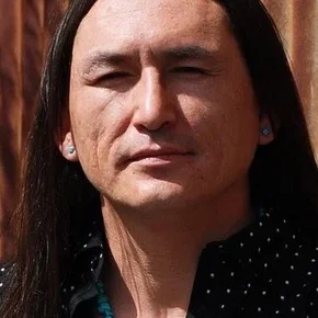 Photo star :  Eugene Brave Rock