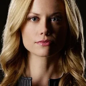 Photo star :  Claire Coffee