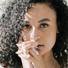 Photo star :  Karena Evans