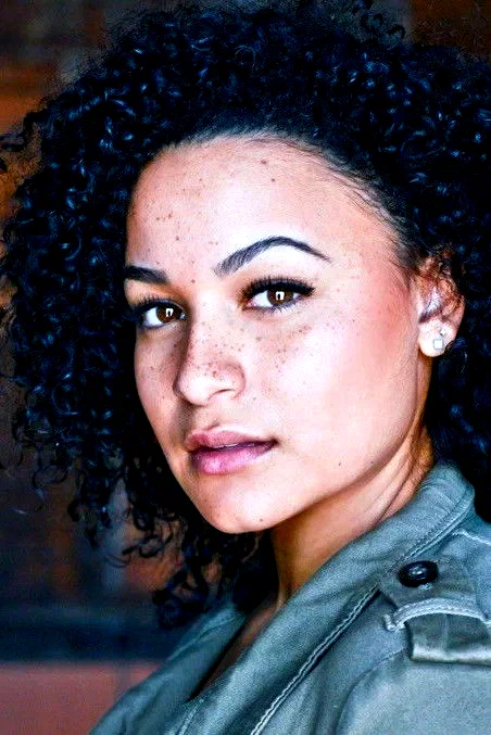  Karena Evans