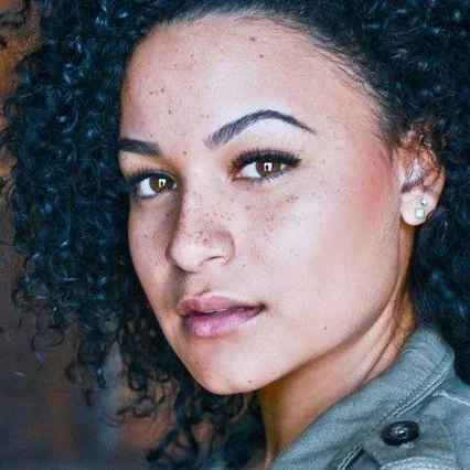  Karena Evans