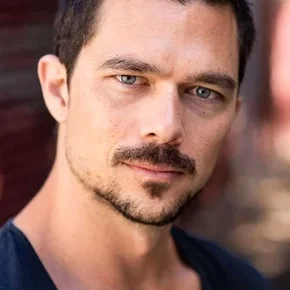 Photo star :  Luke Arnold