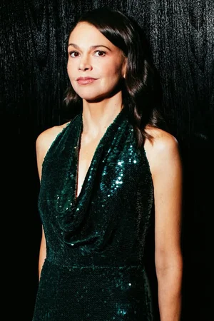  Sutton Foster
