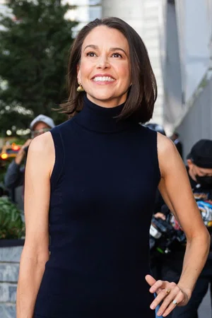  Sutton Foster photo