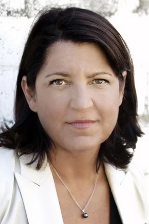  Christine Moore photo