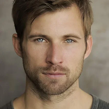  Justin Deeley