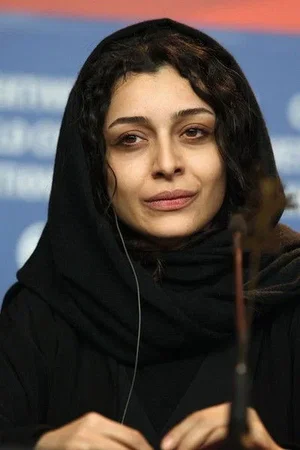  Sareh Bayat