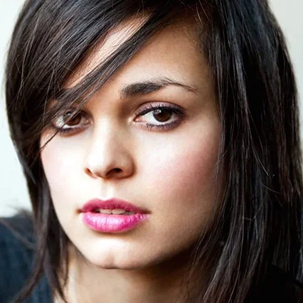  Lina Esco