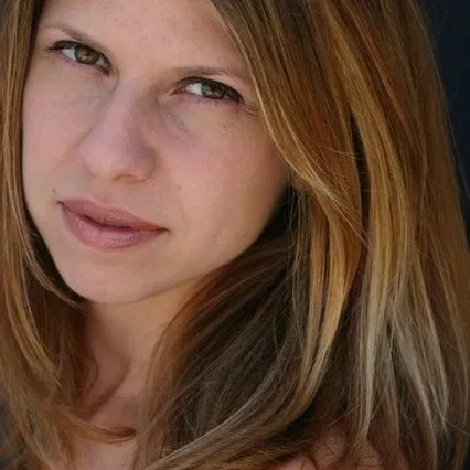  Valerie Weiss