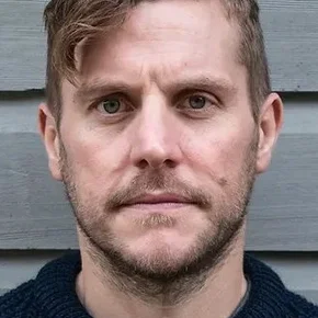 Photo star :  Peter Coonan