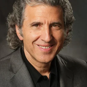 Photo star :  Armyan Bernstein