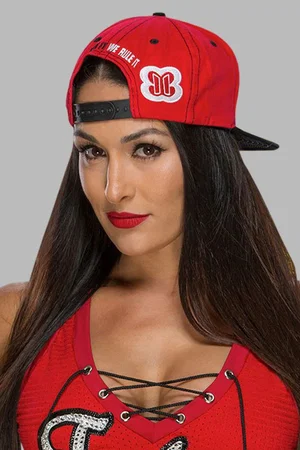  Nikki Garcia