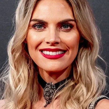  Amaia Salamanca