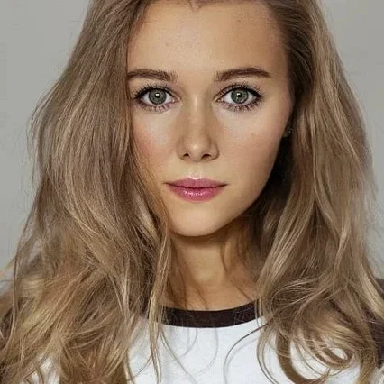  Sarah Alexandra Marks