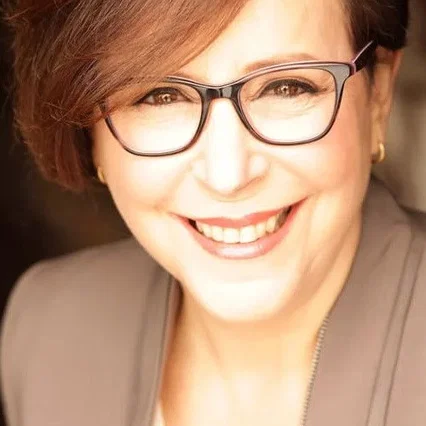  Laurie Brown
