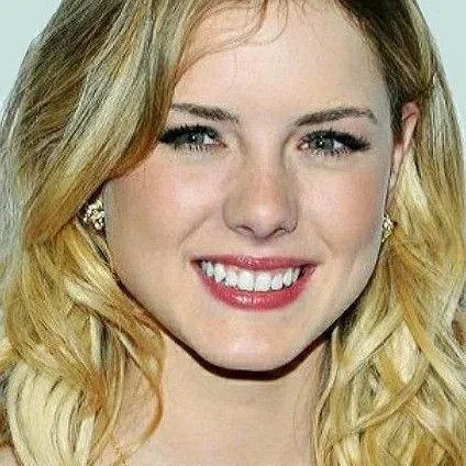  Laura Slade Wiggins