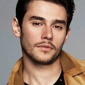 Photo star :  Cem Belevi