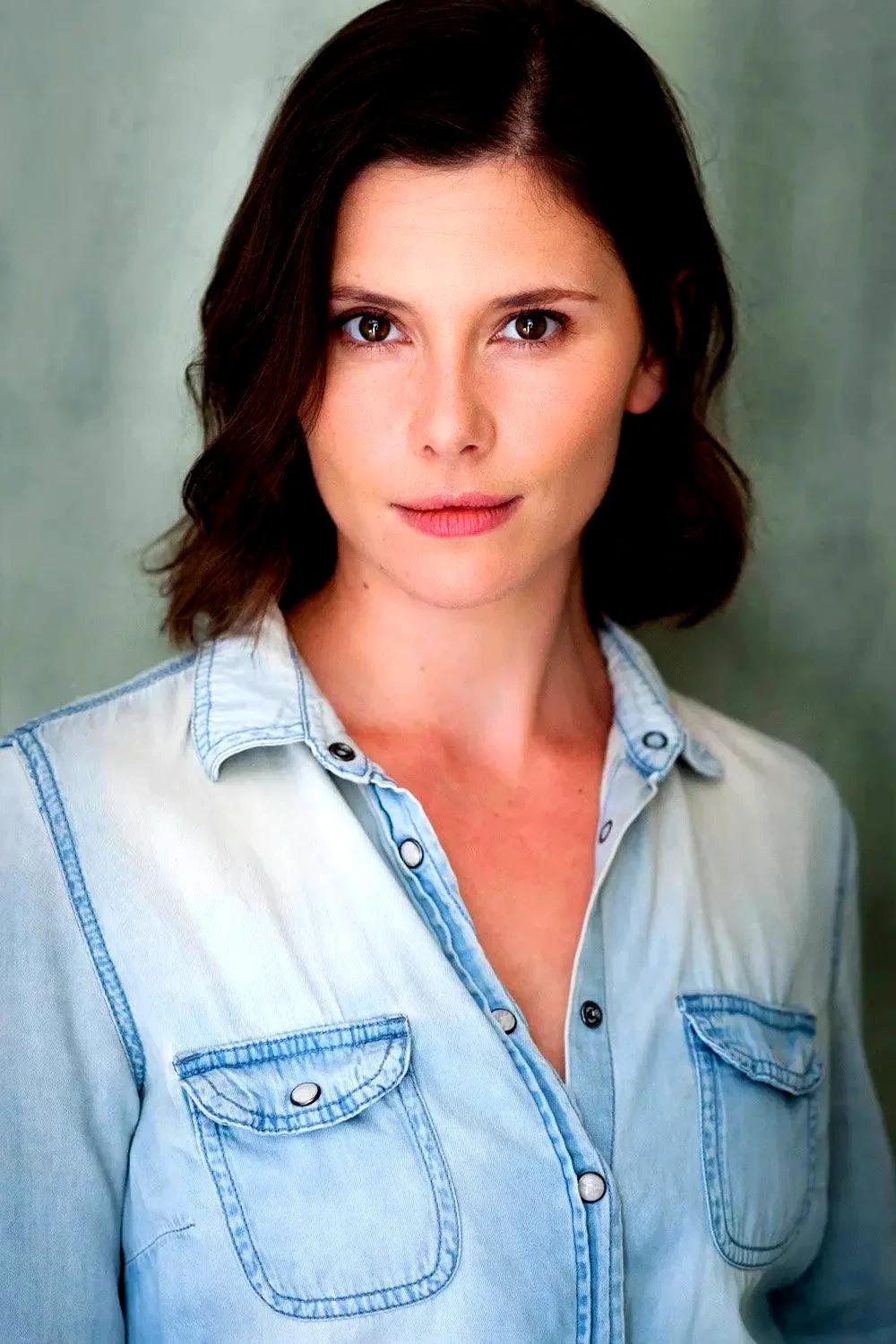  Olivia Mace