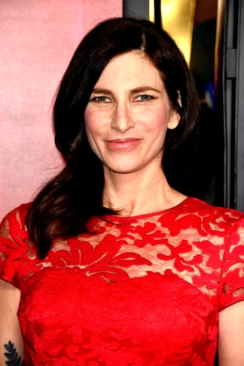  Laura Silverman