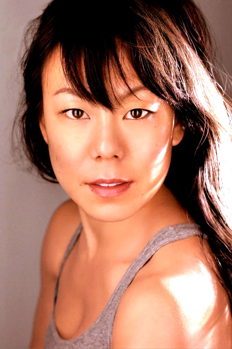  Ali Ahn