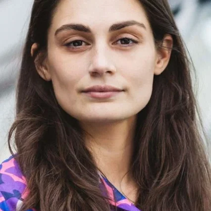  Zara Dwinger