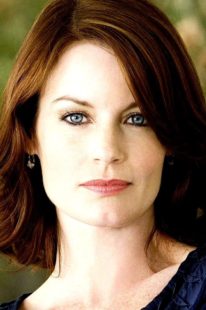  Laura Leighton