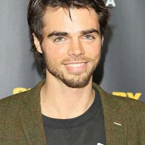 Photo star :  Reid Ewing