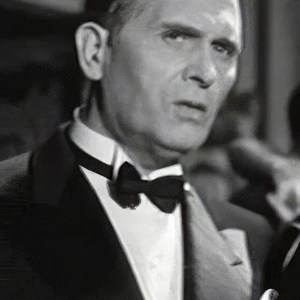  Victor Vina